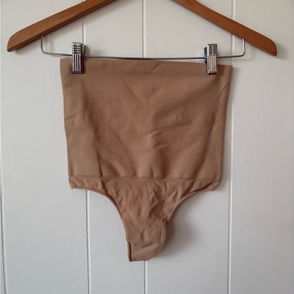 SKIMS 2X Core Control Thong - Clay - Picture 2 of 5